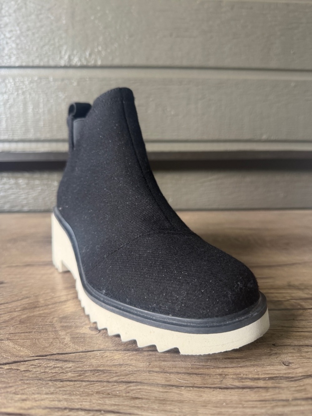 TOMS Women's Black Slip-On Platform Chelse Boot with Cream Sole size 8